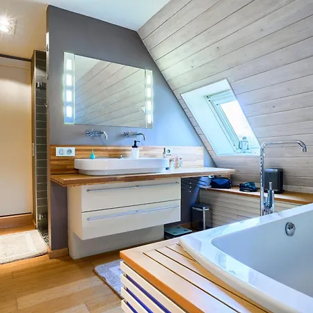Piscine Privee - Jacuzzi - Maison Du - 10 Pers * Marcq-en-Baroeul